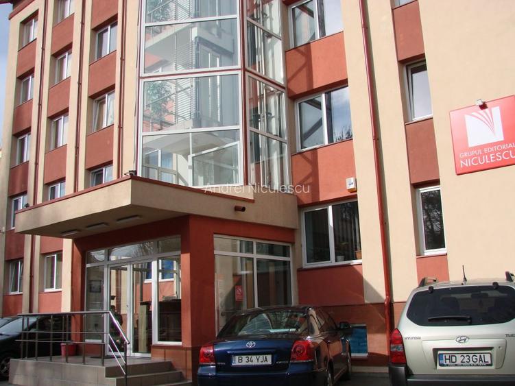 Editura NICULESCU inchiriaza spatii birouri la Grozavesti - 15
