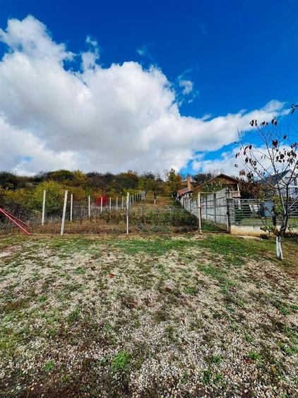 Teren intravilan in zona de dealuri cu toate utilitatile