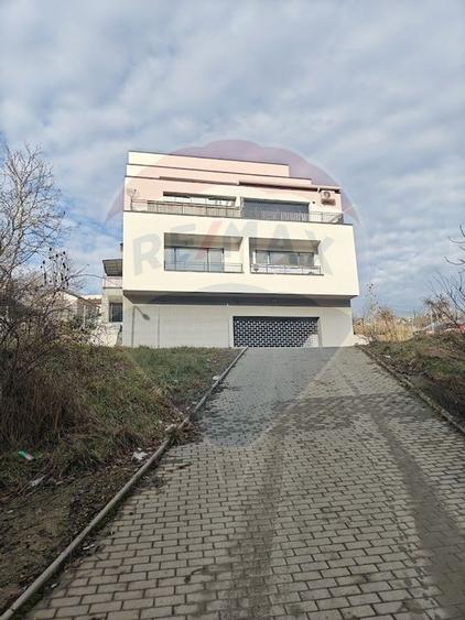 Spatiu depozitare de 100mp, cu parcare, de inchiriat in zona Iris