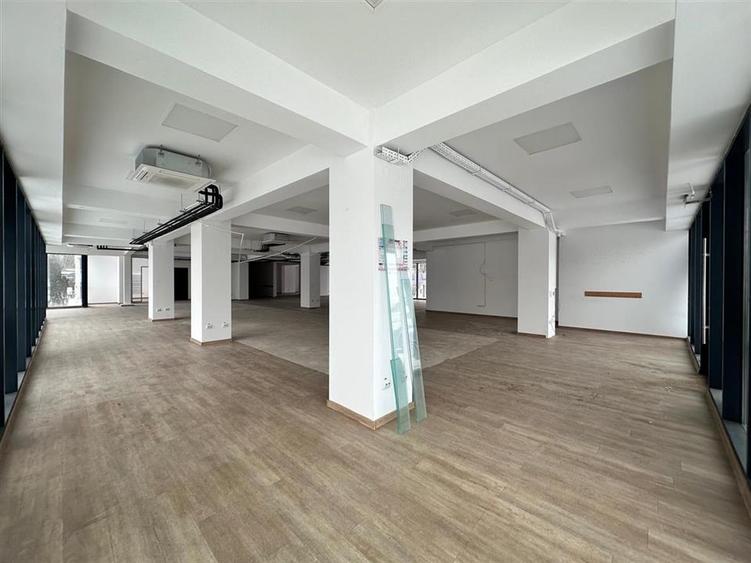 Spatiu comercial Tatarasi, langa Carrefour, 562mp