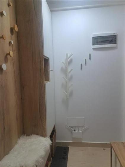 Apartament 3 camere decomandat Coresi, 2 bai, bloc nou cu lift, mobilat si util