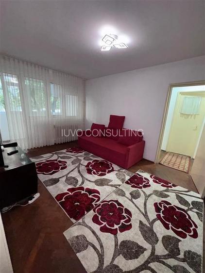 Apartament 2 camere Semidecomandat Bd.Alexandru Obregia