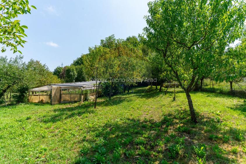 Casă  cu 10 camere in 2 corpuri de cladire (se pot vinde separat) - 40