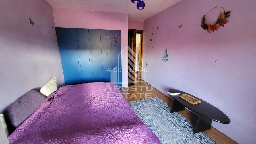 Casa individuala,4 camere,2 bai,garaj,Calea Aradului - 16