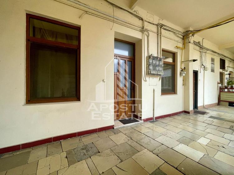 Apartament 3 camere, curte cu acces auto, ULTRACENTRAL