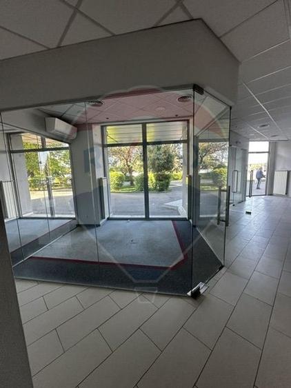 SPATIU COMERCIAL - zona Semiluna , Baia Mare