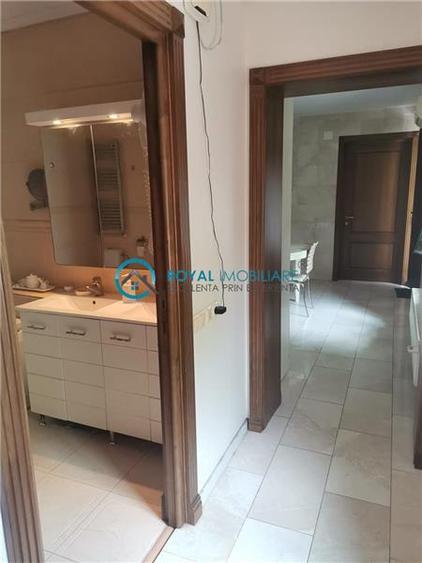 Royal Imobiliare - Inchiriere apartament in vila cu gradina