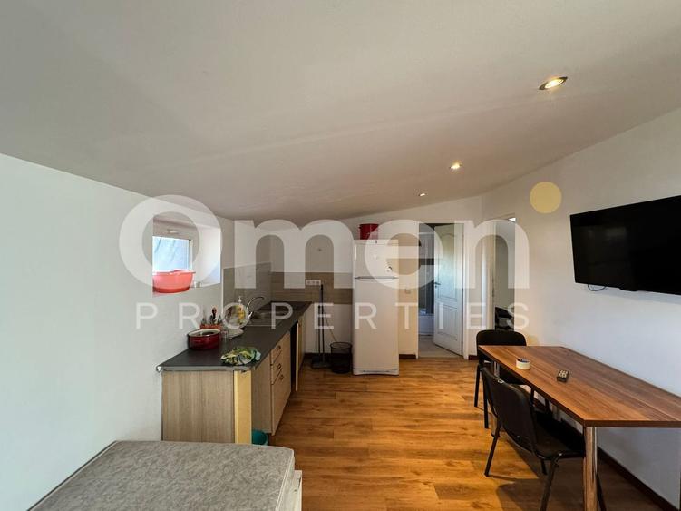 Apartament 3 camere de închiriat | zona Mărul de Aur | mansardă |