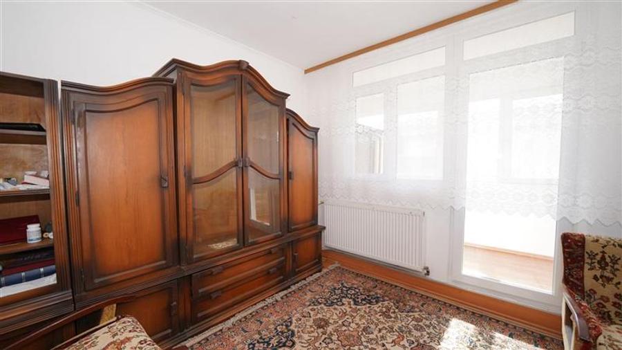 3 camere | 2 bai | 3 balcoane | etaj 4/8 | Rogerius