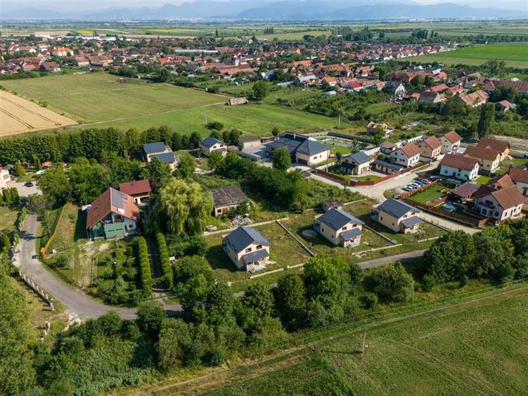 Vanzare Casa la cheie, constructie noua, intabulata,teren 680 mp