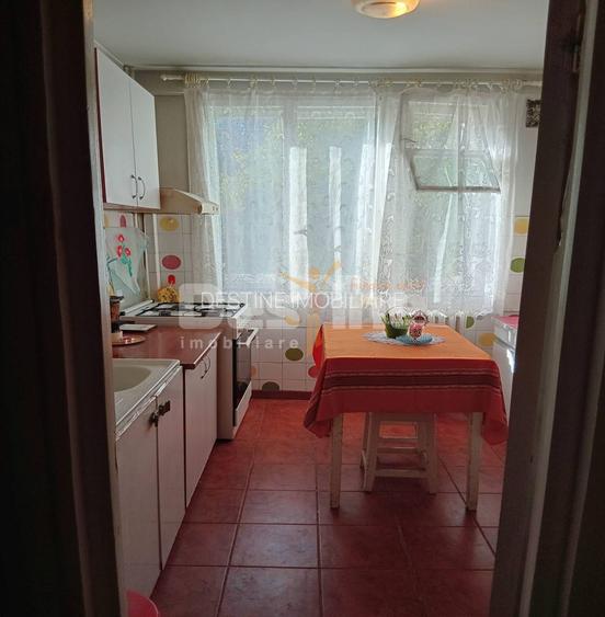 APARTAMENT 3 CAMERE DECOMANDAT SEMIDECOMANDAT - 6