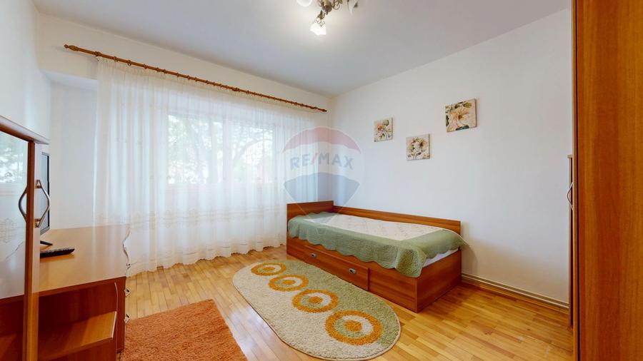 De închiriat: Apartament 3 camere – Str. Nicopole, Brașov