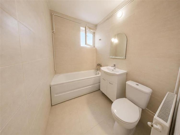 Apartament reprezentativ, 5 camere, pentru birou sau locuinta, Central, Brasov