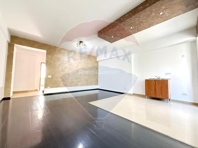 De Vânzare Apartament cu 2 camere,53 mp,  etaj 1,  Bloc Nou- Rogerius - 2