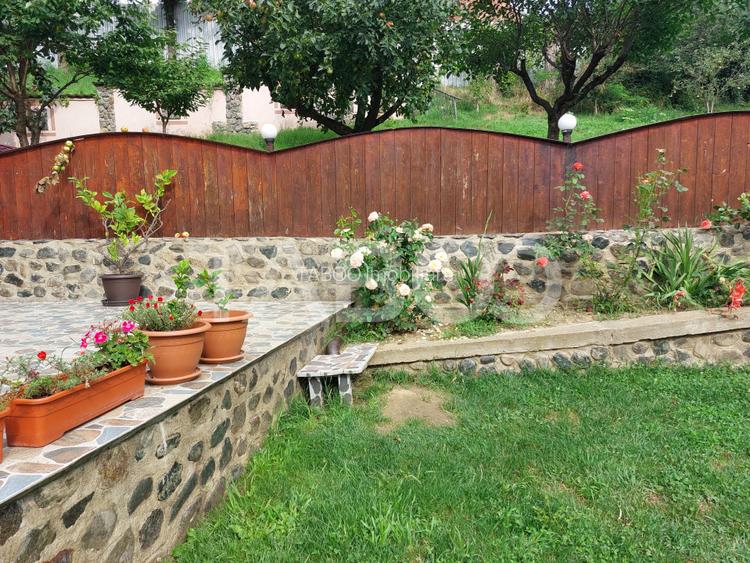 Casa de vanzare 4 dormitoare 1357 m curte terasa livada cu pomi Mohu - 23
