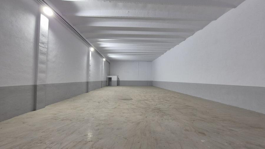Hale pentru depozitare -acces din centura - in apropiere de A2