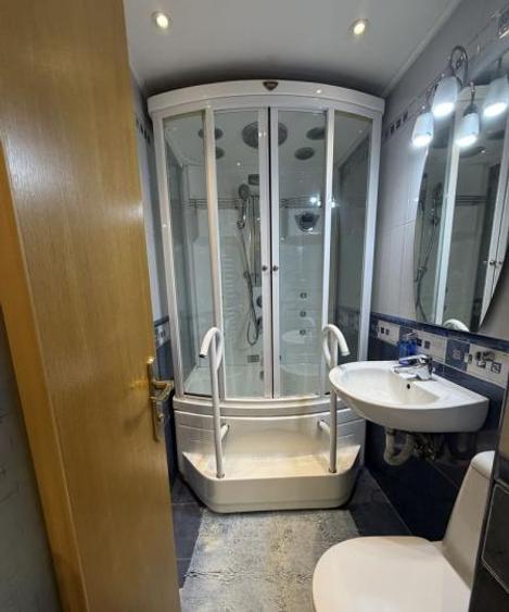 Apartament 3 camere decomandat, Bld. Mircea Voda, centrala proprie, metrou