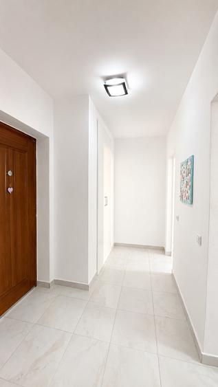Apartament de inchiriat cu 2 camere , parcare ,etaj 1, zona Florilor