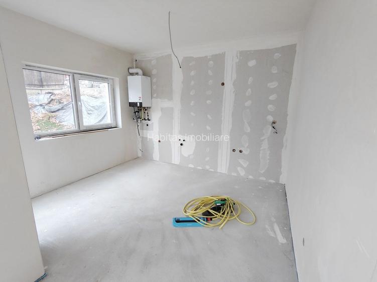 Casa cuplata, noua, intr-o zona de case- linistita,in Dambul Rotund - 14