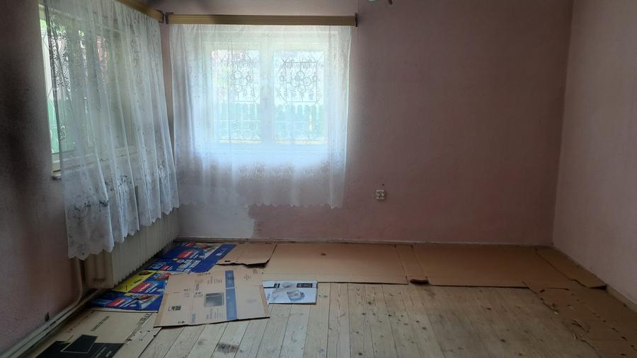 Coiciu - Trocadero - teren 325 mp + casa chirpic si caramida