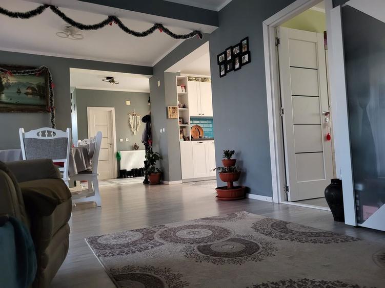 Casa tip duplex P+E, 136 mp utili, 343 mp teren - Floresti