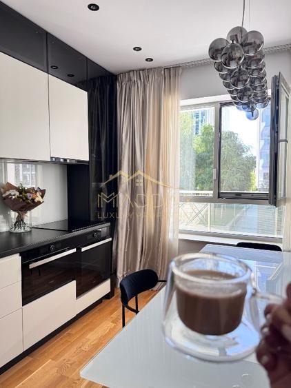 Luxuria Residence: Apartament Impecabil cu 3 Camere, Terasă de 15mp și Parcare