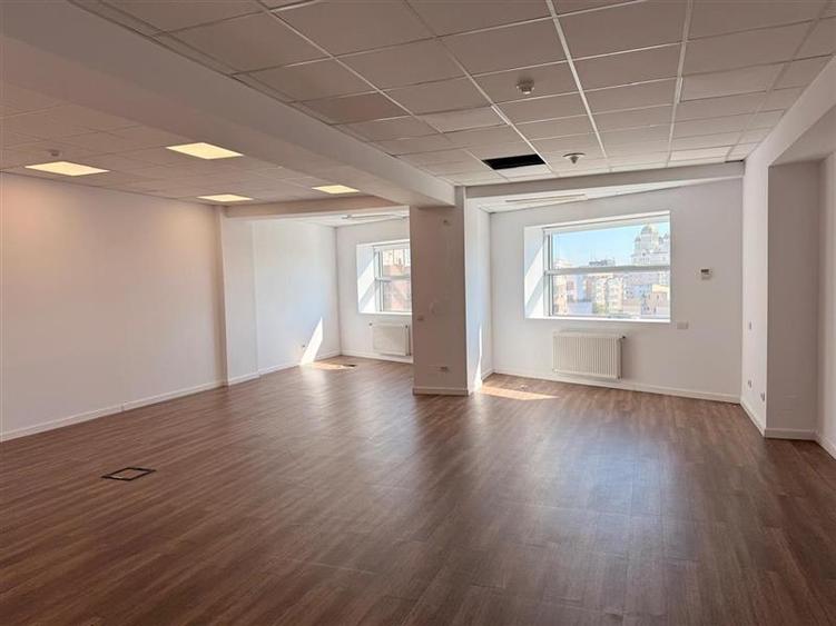 Birouri de inchiriat in cladirea Tati Center
