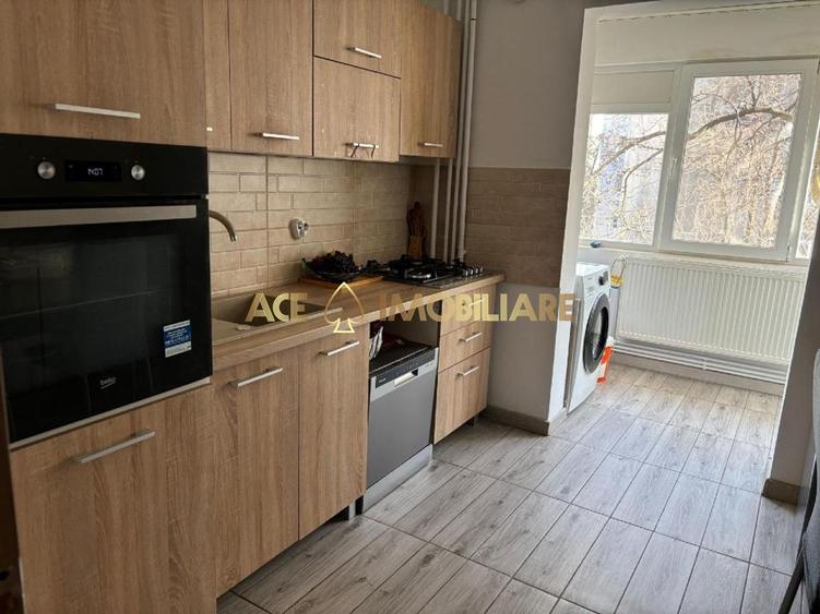 3 Camere de inchiriat | Crangasi | 2 Bai | Centrala | Parcare | Metrou
