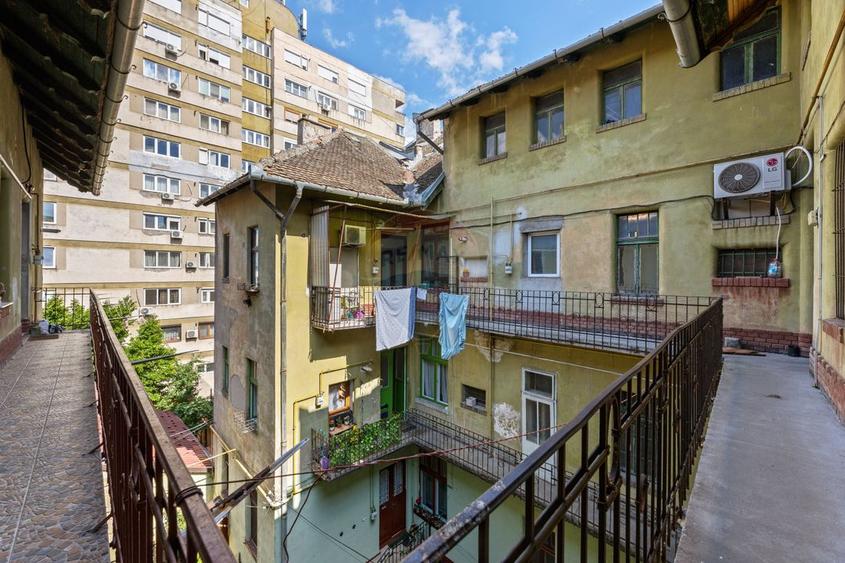 Apartament cu 3 camere zona Boul Roșu