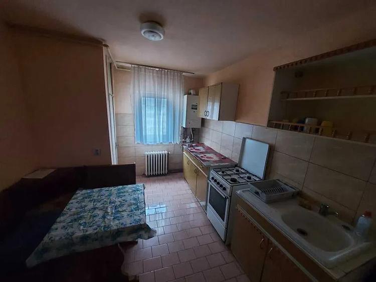 **Apartament 3 camere decomandat – confort, lumină și poziționare excelentă**