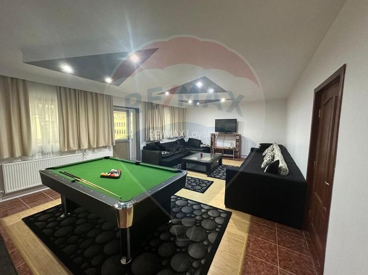 Casă spațioasă 6 camere, 2 băi, garaj spatios și terasă