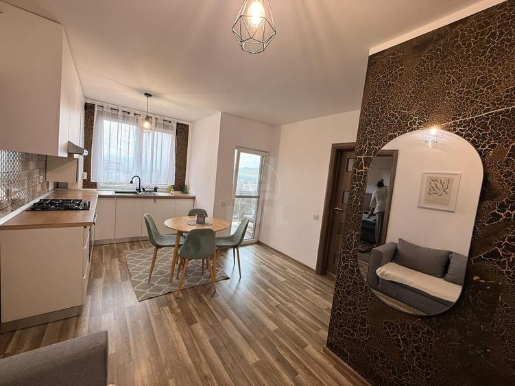 Apartament 2 camere semidecomandat zona Razoare