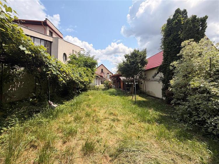 Doua case in Brasov, 680 mp teren, zona Aurel Vlaicu, Brasov