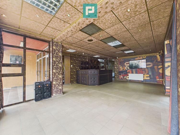 Clădire comercială P+1 de închiriat