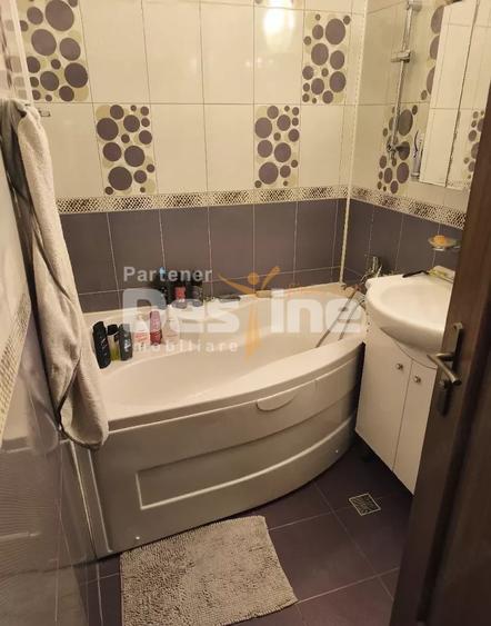 Vindem apartament 3 camere 73 Mp