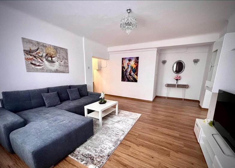 Apartament 3 camere Lux+CTP langa metrou Piata Romana