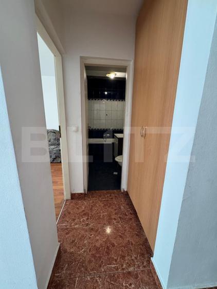 Apartament 3 camere, 70 mp, Decomandat, zona centrala Micro 2, Hunedoara