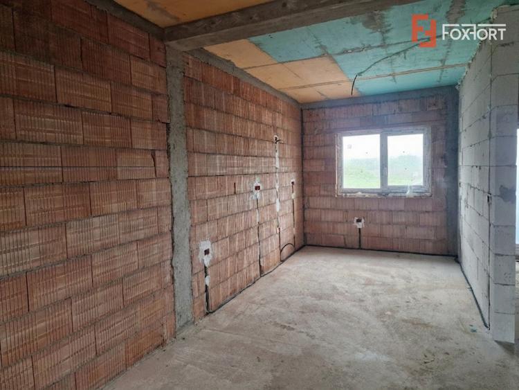 Duplex de vanzare cu 3 camere, zona Bucovat