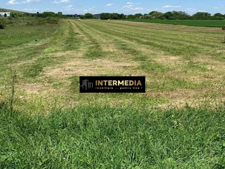 Teren intravilan Industrial 9400 mp d=31 m Alba Iulia Zona Ambient cu Utilitati