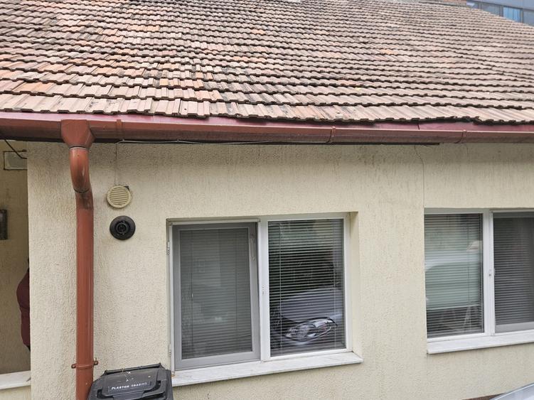 Apartament 2 camere renovat, 65 mp, cu pod mansardabil, Centru!