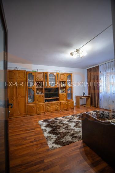 Apartament 2 camere de vânzare în zona Pod Butelii - Blocul SR - 4