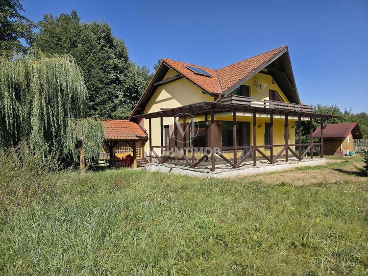 Casa de vacanta in inima padurii, 150 mp/utili, teren 1960 mp, Vulcan