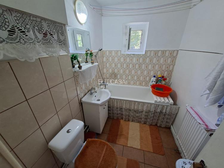 Apartament cu 2 camere decomandat, zona Nicolina - 10