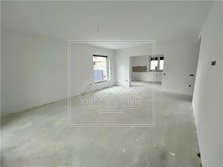 Casa individuala in Selimbar, 4 camere, garaj, curte libera 220 mp