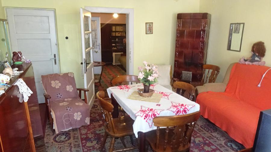 Vand casa in Deva, zona ultracentrala, compusa din 2 corpuri unite,