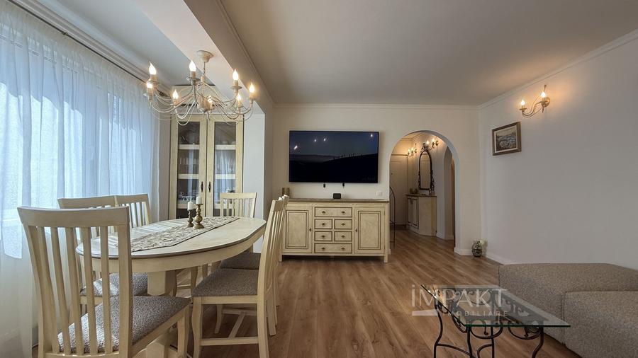 Apartament deosebit cu 4 camere decomandat si garaj in Gheorgheni