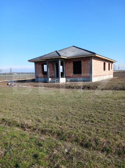 Casa semifinisata exterior , 170 mp , strada Principala Botiz-Ciuperceni - 13