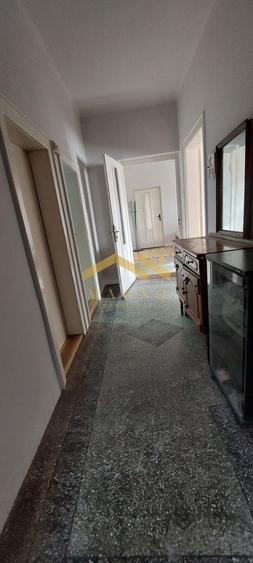 Casa de vanzare in Vladimirescu in zona primariei.