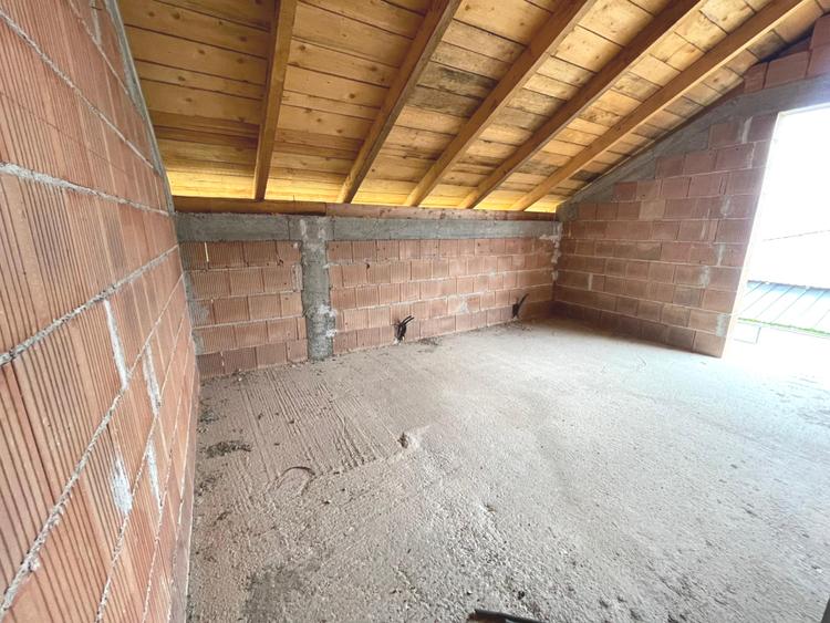 Casă la roșu | 3 dormitoare | zona Arex | Ampoi 3 | Alba Iulia | 123mp
