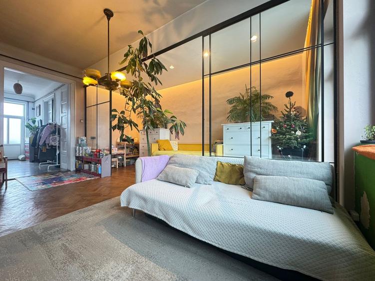 Apartament interbelic in zona Mihai Viteazul-103mp, et. 2/2
